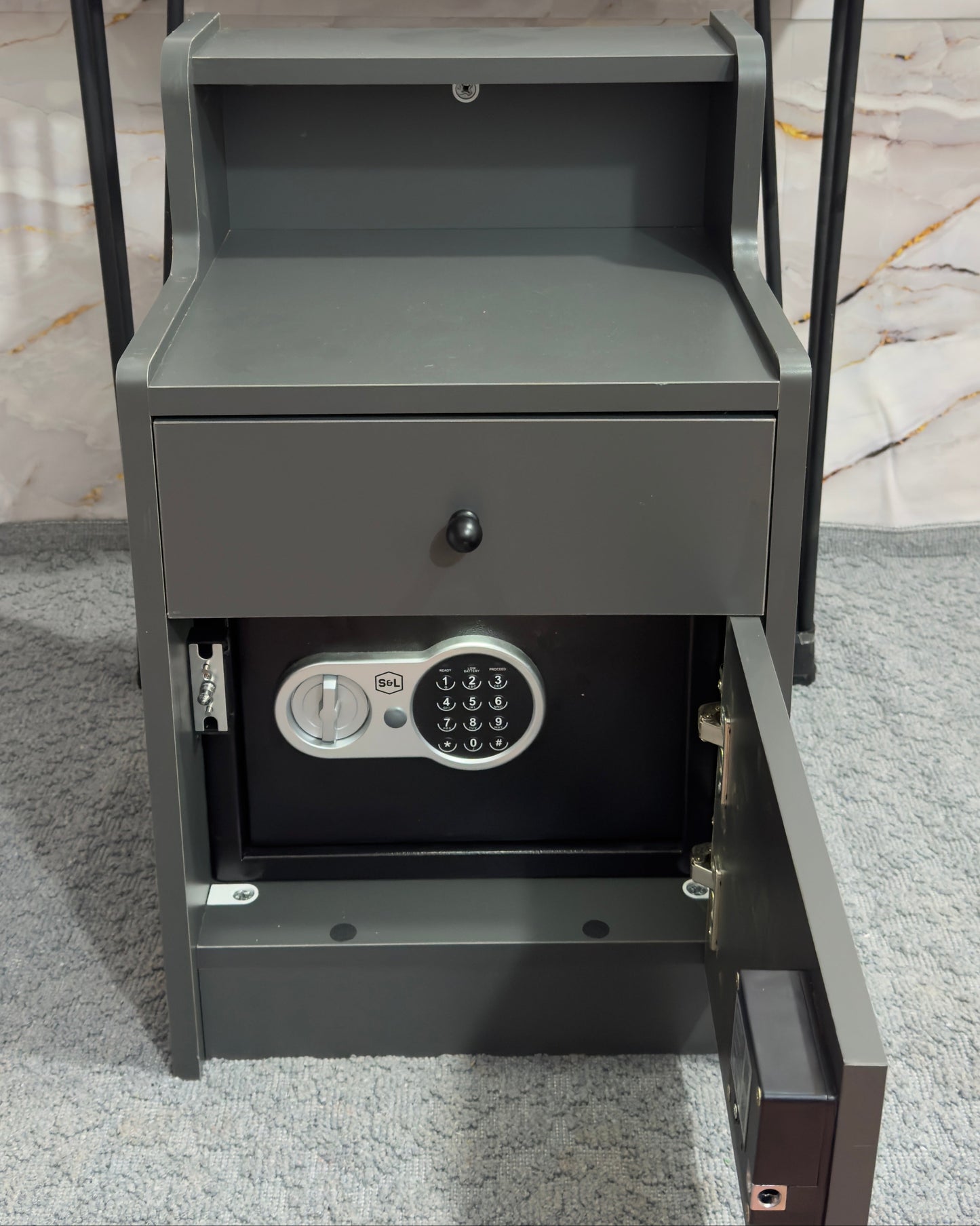 Çelik Kasa ve Gizli Bölmeli Komodin